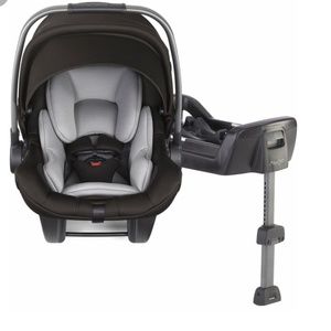 Nuna pipa carseat and base